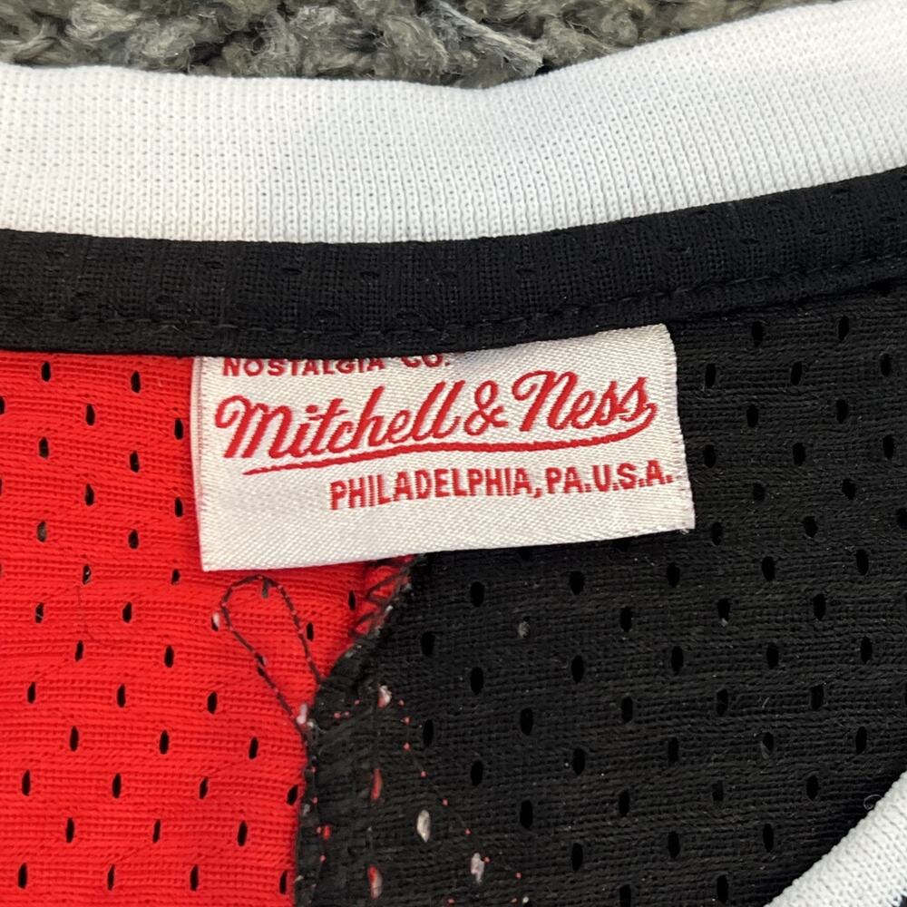 Mitchell & Ness Chicago Bulls Michael Jordan #23 Hardwood Classics Jersey XXL - Picture 7 of 12